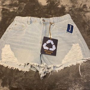 NWT Women’s Denim Shorts. Size 11.